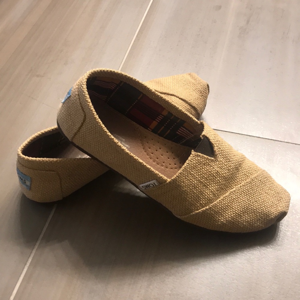 Toms
